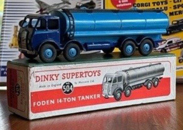 Dinky Toys 1:43 - 1 - Model car - Foden Tanker ref. 904