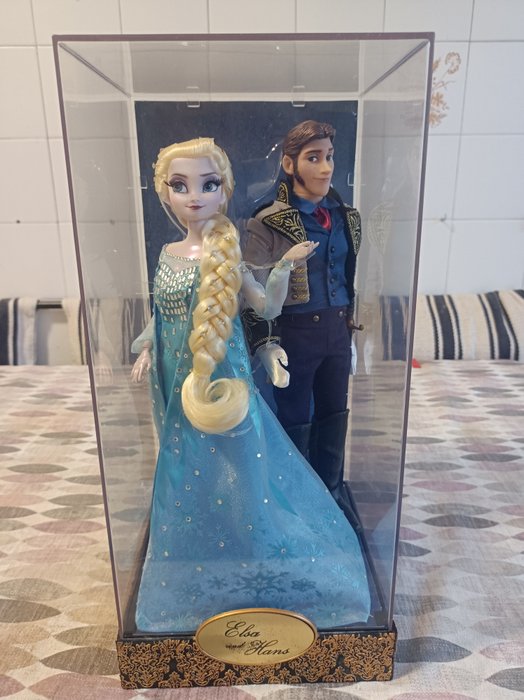 Disney Fairytale Designer Collection 5743 - Elsa and Hans Heroes and Villians