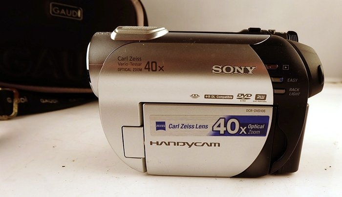 Sony DCR-DVD 106 Handycam 40x Optical Zoom Fotocamera a cassetta