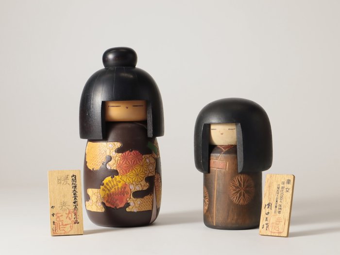 Pair of Award-Winning Kokeshi Dolls – "Warm Spring" by Takamizawa Kazuo & "Maiden" by Sekiguchi  - Bambola - 1990-2000 - Giappone