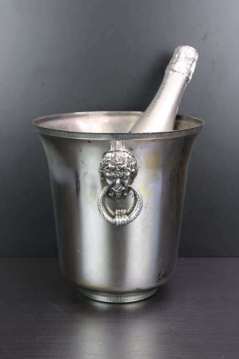 Argit - Secchiello per champagne -  Antico refrigeratore per champagne placcato in argento con teste di diavoli su entrambi i lati. - Placcato argento