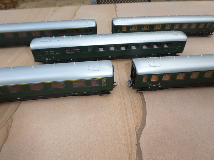 Märklin H0 - 43207/43217/43227/43247 - Carrozza passeggeri di modellini di treni (5) - 5 carrozze per treni rapidi tutte con allestimento interno - ÖBB