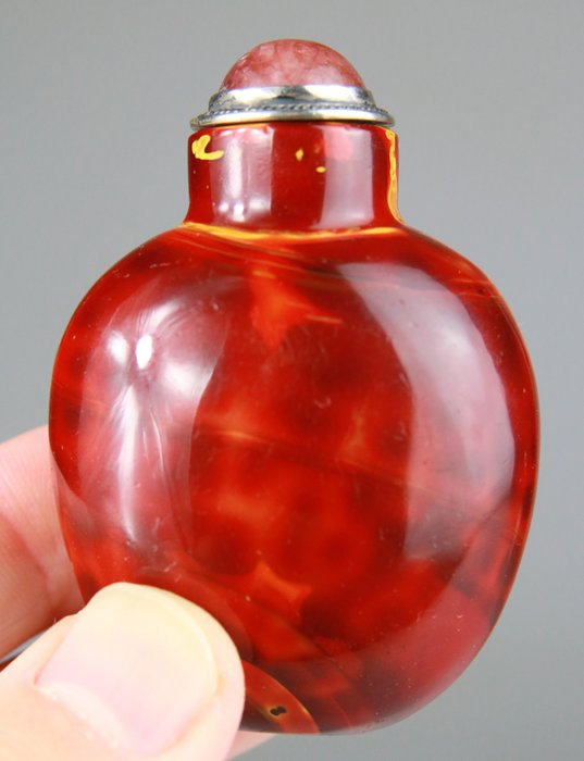 Tabatiere Schnupftabakflasche - Peking-Glas imitiert Realgar – Silberstopfen und Turmalin-Cabochon - China - Qing 18. Jahrhundert – Qianlong-Zeit