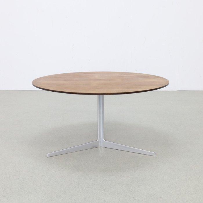 Arne Jacobsen - Coffee table (1) - Aluminium, Wood