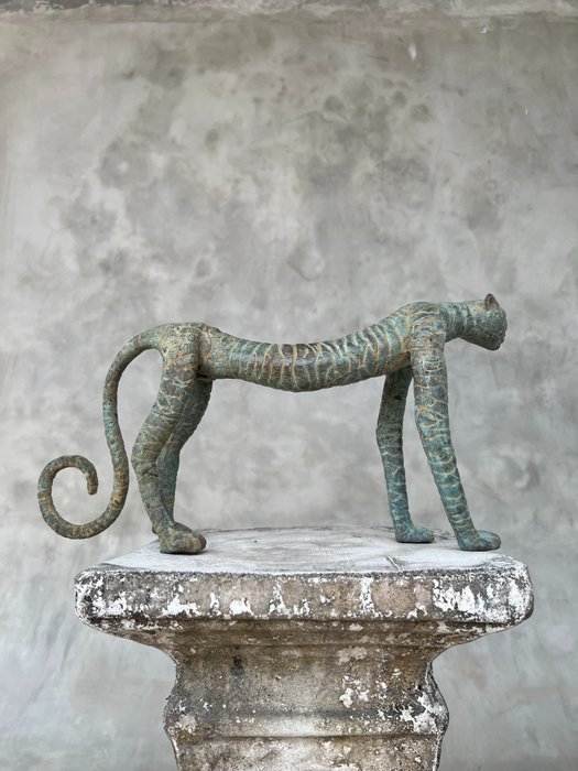 Statue, NO RESERVE PRICE - Cheetah - Elegant Sculpture, patinated bronze - 20 cm - Bronse