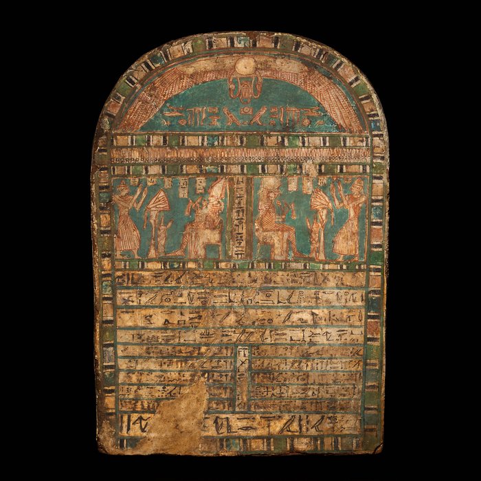 Antiguo Egipto Madera Estela de tapa redonda para Padiminty, período Saite, XXVI Dinastía, 664 - 525 a.C. 39,5 cm alto.