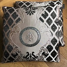 Versace Style – Set of 2 new pillows with Versace style design. – Kussen – 43 cm – 43 cm