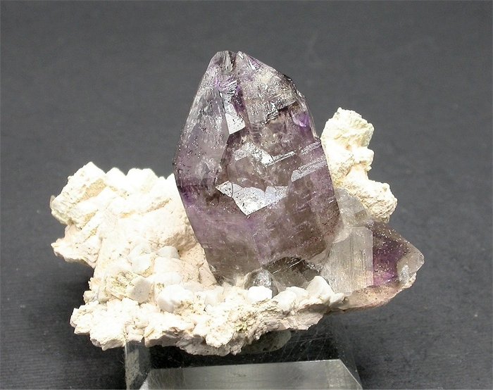 紫水晶 水晶矩晶体 - 高度: 6.5 cm - 宽度: 5.5 cm- 80 g