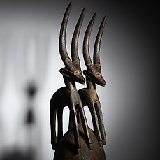 sculptuur – Ci Wara tweekoppig kammasker – Mali