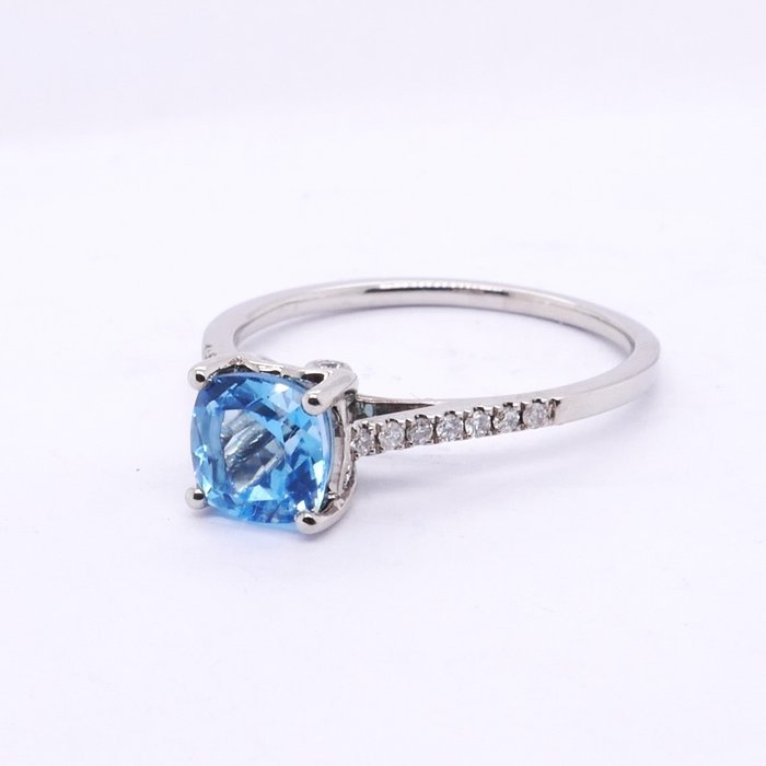 14 kt Vittguld - Ring - Blå topas och diamantaccenter, Peek-a-Boo Hearts Ring