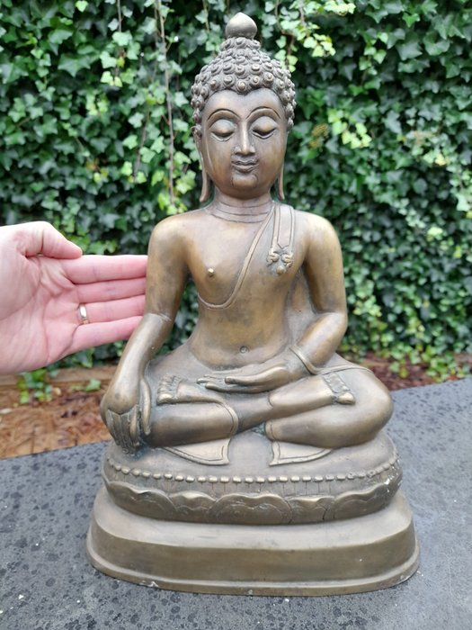 Boeddha in Bhumisparsha Mudra houding - 青銅色 - 亞洲