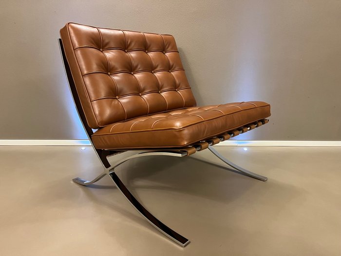 Knoll Studio - Ludwig Mies van der Rohe - 安乐椅 (1) - Barcelona椅 - 皮革