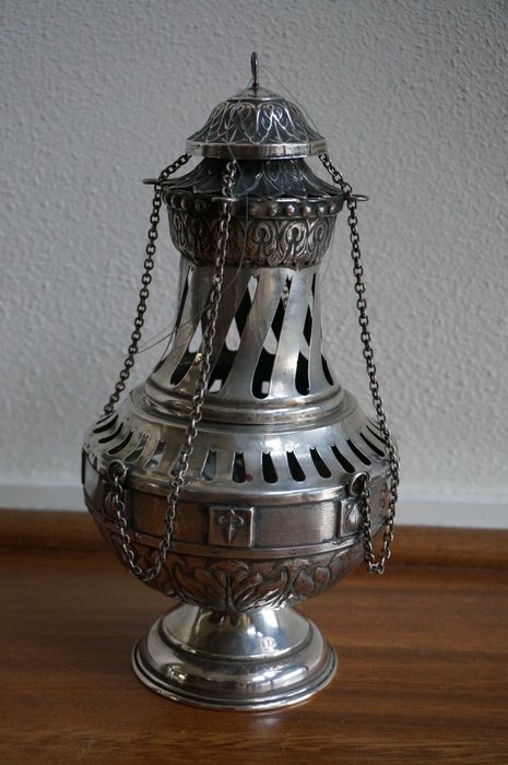 Pilgrims souvenir. Silver censer after a model in the Church of Santiago de Compostella - Rauchfass  (1) - Silber