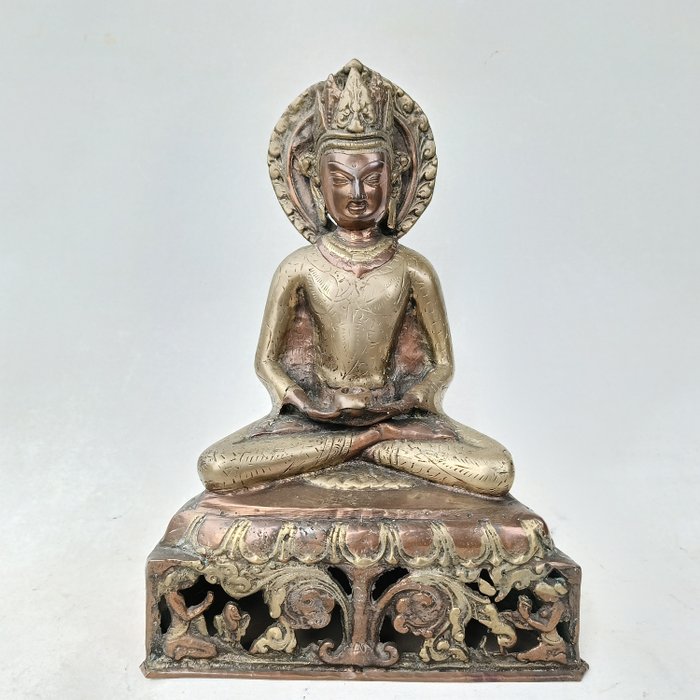 Bodhisattva Amitayus - 铜, 黄铜色 - 尼泊尔 - 20世纪末
