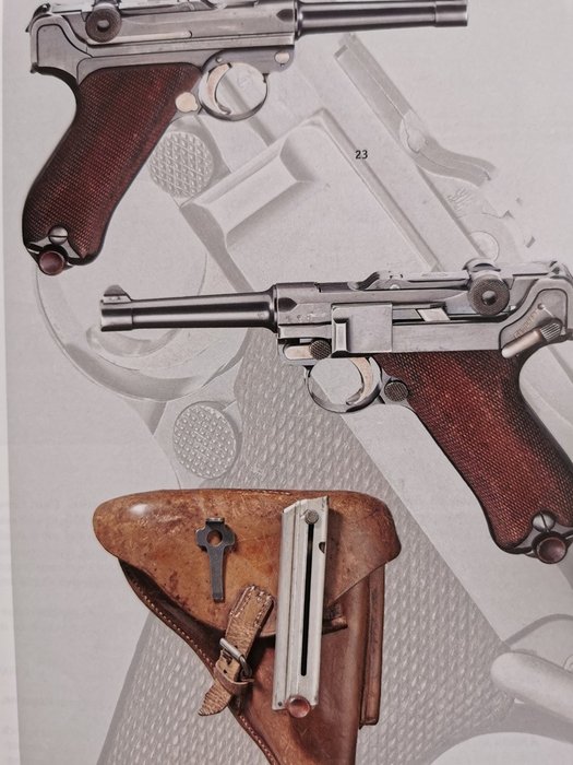 Deutschland - Referenzbuch - Schusswaffen Parabellum  212 Seiten, ca. 500 farbige Abbildungen Mauser 08 Militär - 2015