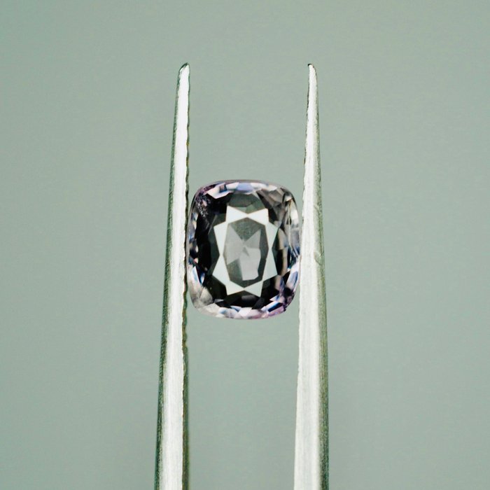 grau Spinell - 1.27 ct