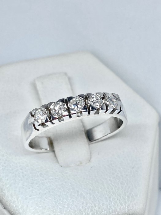 Pala Diamond - Ring Vittguld Diamant 