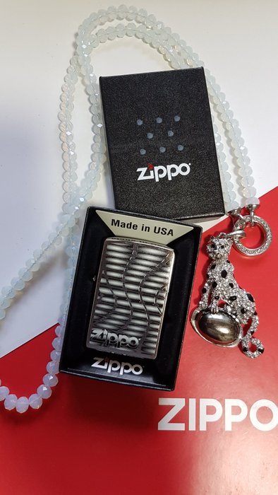 Zippo - Original Zippo Rarität EYE Blaster mit hochwertiger Vario Halskette  Leopard - Accendino - Cromo - (2) - Catawiki