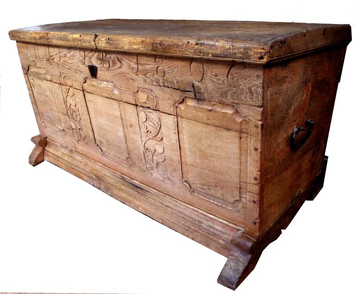 衣柜 - 来自奥尔登堡兰的特色新娘箱 - 橡木