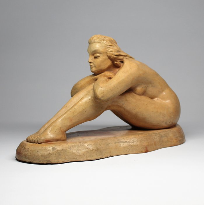 Huppán Ceramic Workshop - József Huppán - Sculpture, Art Deco Sitting Woman - 21.5 cm - Céramique - 1947