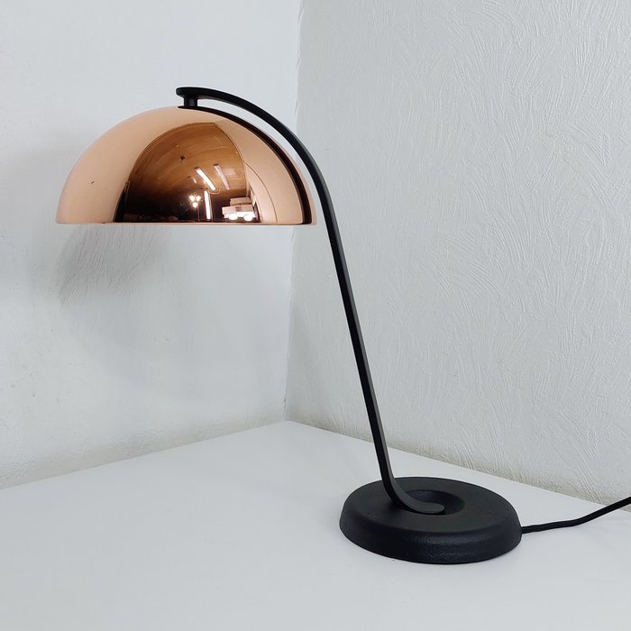 HAY Design - Lars Beller Fjetland - Lámpara de sobremesa - Cloche - Negro/Cobre - Acero
