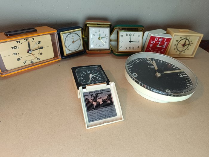 Orologio da tavolo o da parete - Orologio da viaggio, Sveglia, orologio da  parete - Philips - Ottone, Plastica - 1960-1970 - Catawiki