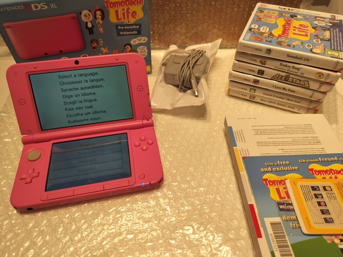 Nintendo - Tomodachi Life Pink game xl - Catawiki - Video - 3DS console In box original 