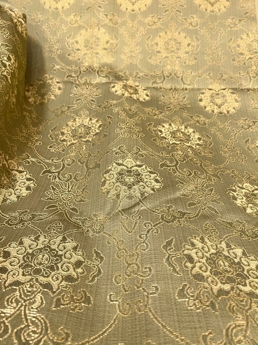 280 x 270 cm. Luxurious French Silk Shantung Fabric - Rococo Style - Textile