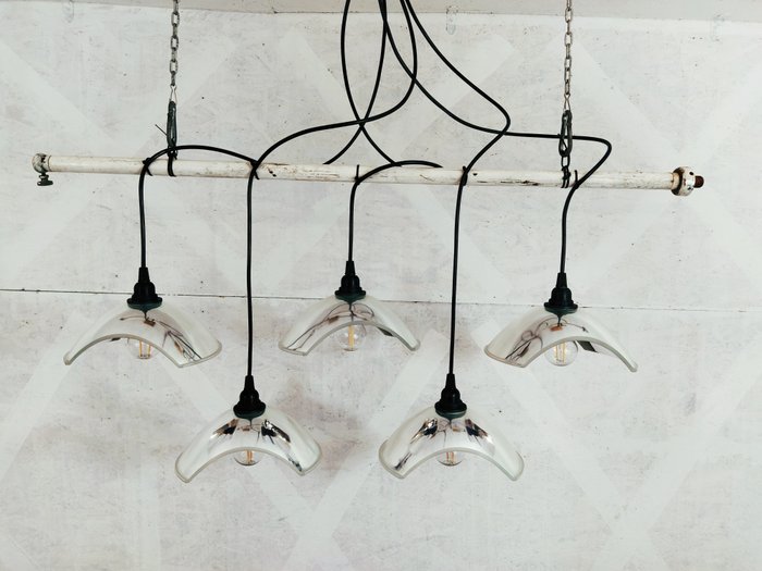 Lampe à suspendre - Plastique, Verre - Un ensemble de cinq lampes industrielles en verre