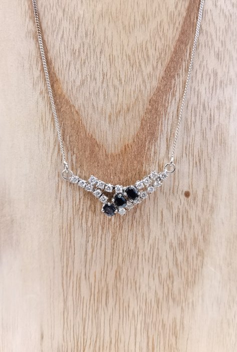 Halskette - 14 kt Weißgold Saphir - Diamant 