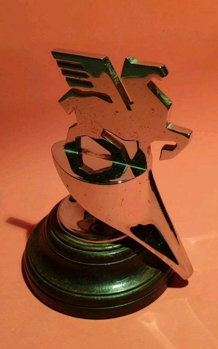 Bil del (1) - Lansing Bagnal - Motorkap ornament Pegasus - 1950-1960