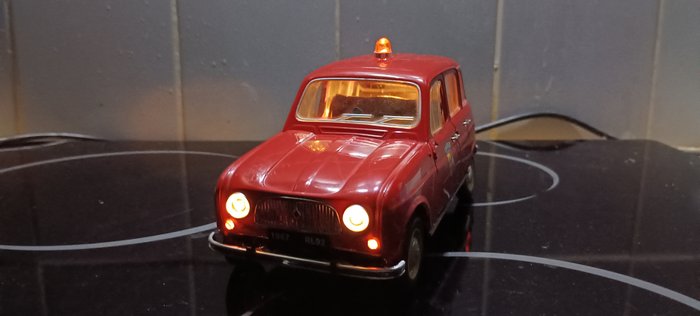 Solido 1:18 - Modellino di berlina - Renault 4 Pompiers - GUIDATO