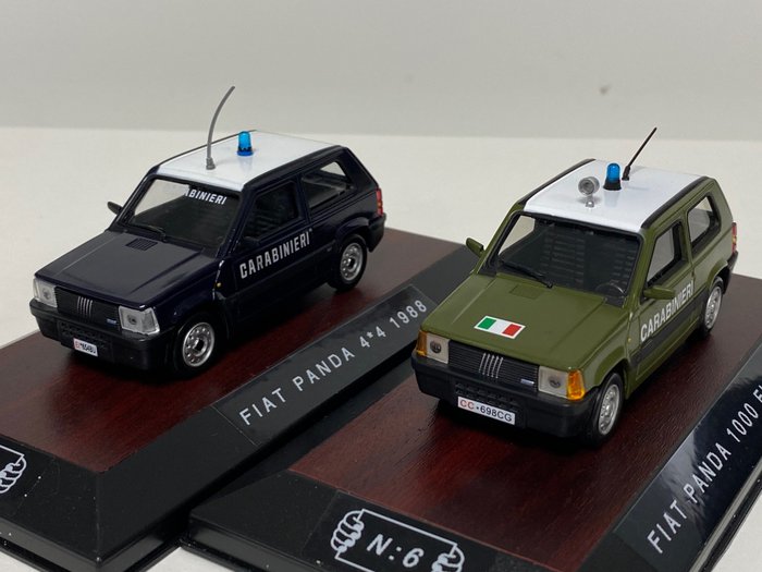 Edicola 1:43 - 2 - Voiture miniature - Fiat Panda 1100 4x4 Carabinieri 1988  + Fiat Panda 1000 Fire Carabinieri 1986 - Editions limitées et épuisées -  Catawiki