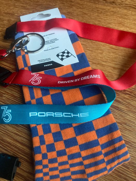 Kulcstartó - Porsche - Pasha socks