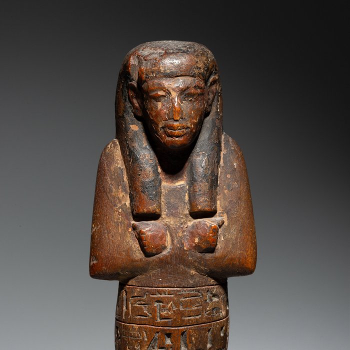 Forntida Egypten Trä Shabti, Nya kungariket, 18:e - 19:e dynastin, 1552 - 1186 f.Kr. Höjd 21,9 cm.