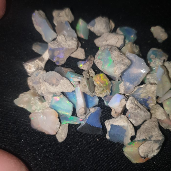 Tétel 50 karát nyers welo opál gyönyörű színek Durva- 10 g