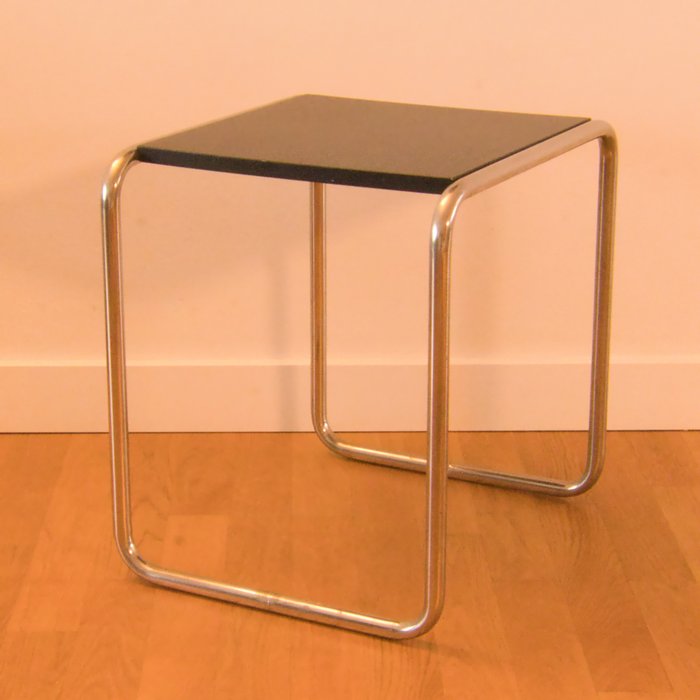 Tecta - Marcel Breuer - Table d'appoint - Model B9 - métal chromé avec tôle laquée