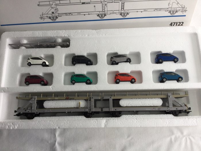 Märklin H0 - 47122 - Set di vagoni merci di modellini di treni (1) - Carrello doppio per trasporto auto - DB