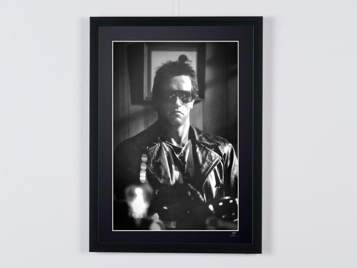 The Terminator 1984 - Arnold Schwarzenegger - Fine Art Photography - Luxury Wooden Framed 70X50 cm - Limited Edition 01 of 30 - Serial ID 30581 - Original Certificate (COA), Hologram Logo Editor and QR Code