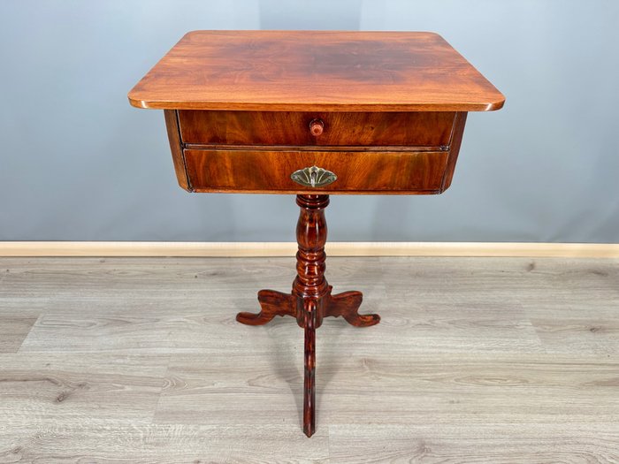 Naaitafel of bijzettafel - Side table - Wood