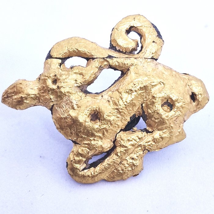 Chinees-Siberisch Goud op bronzen basis Ordos, hertenriemgesp – 36 mm