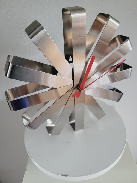 Clock - Umbra Ribbon, Karim Rashid - Polished Metal - 2002 - Catawiki