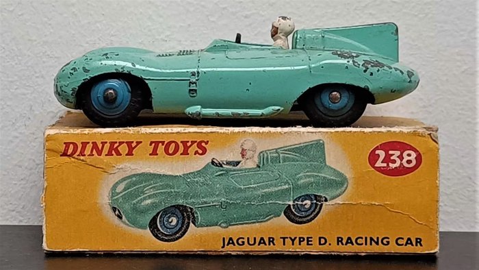 Dinky Toys 1:43 - Machetă Sedan - ref. 238 Jaguar Type-D Racer Car - Mașină de curse