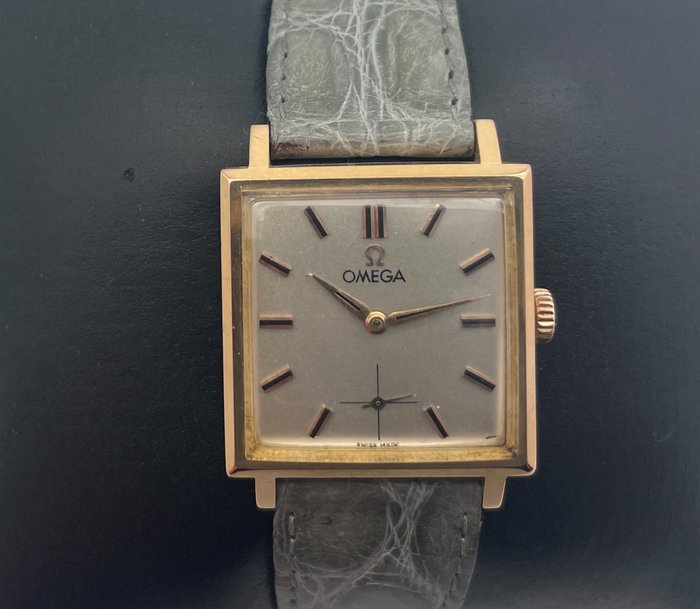 Preview of the first image of Omega - Square 18K Yellow Gold Cal.302 - Men - 1950-1959.