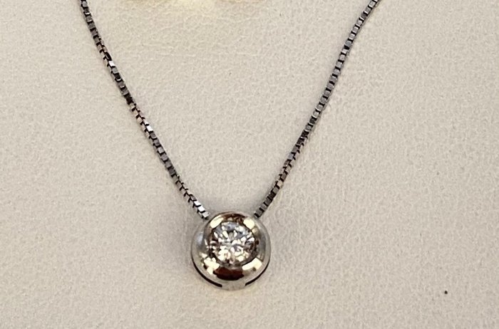 Preview of the first image of 18 kt. White gold - Necklace with pendant - 0.16 ct Diamond.