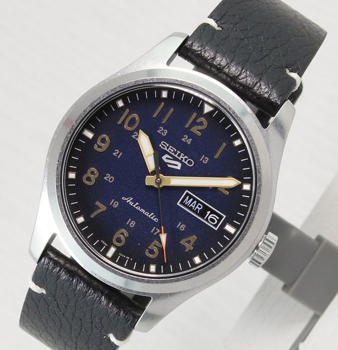 Preview of the first image of Seiko - "NO RESERVE PRICE" Sport 5 Automatico - 4R36-SRPG39K1 - Men - 2023.