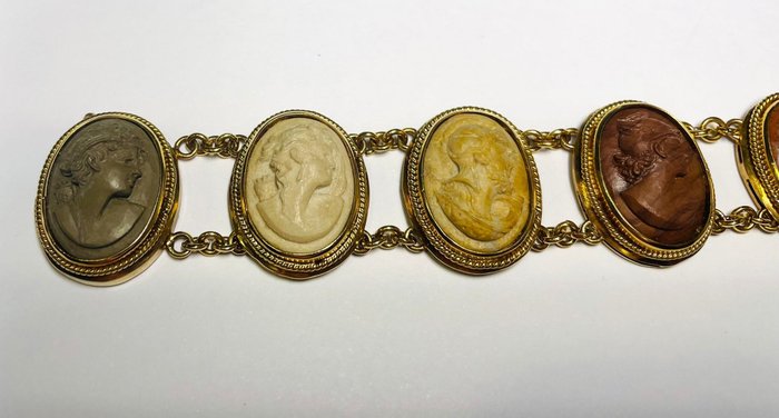Image 2 of Gold - Bracelet