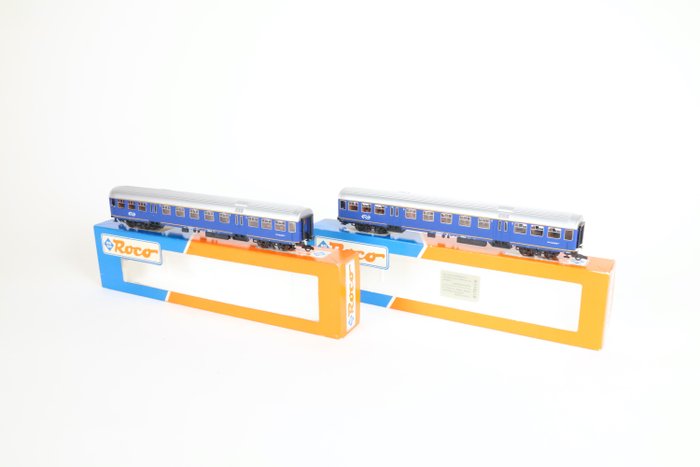 Image 2 of Roco H0 - 44286 - Passenger carriage - Plan W carriages blue with NS logo - NS