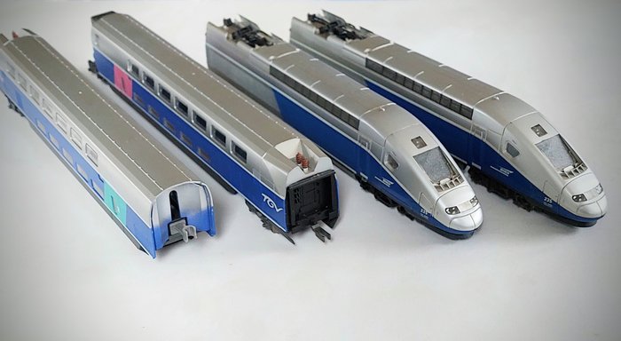 Image 2 of Mehano H0 - Train unit - 3 TGV sets, 2 repainted - SNCF