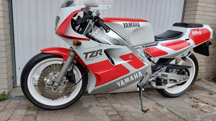 Preview of the first image of Yamaha - TZR 250 3MA - 250 cc - 1993.